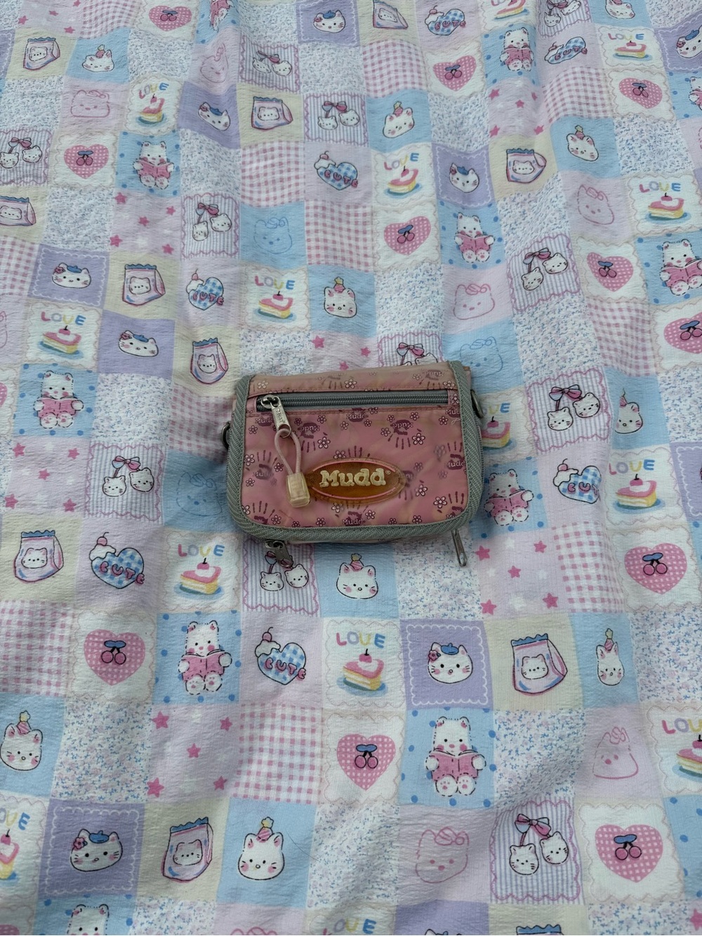 Y2K Vintage MUDD pink wallet
